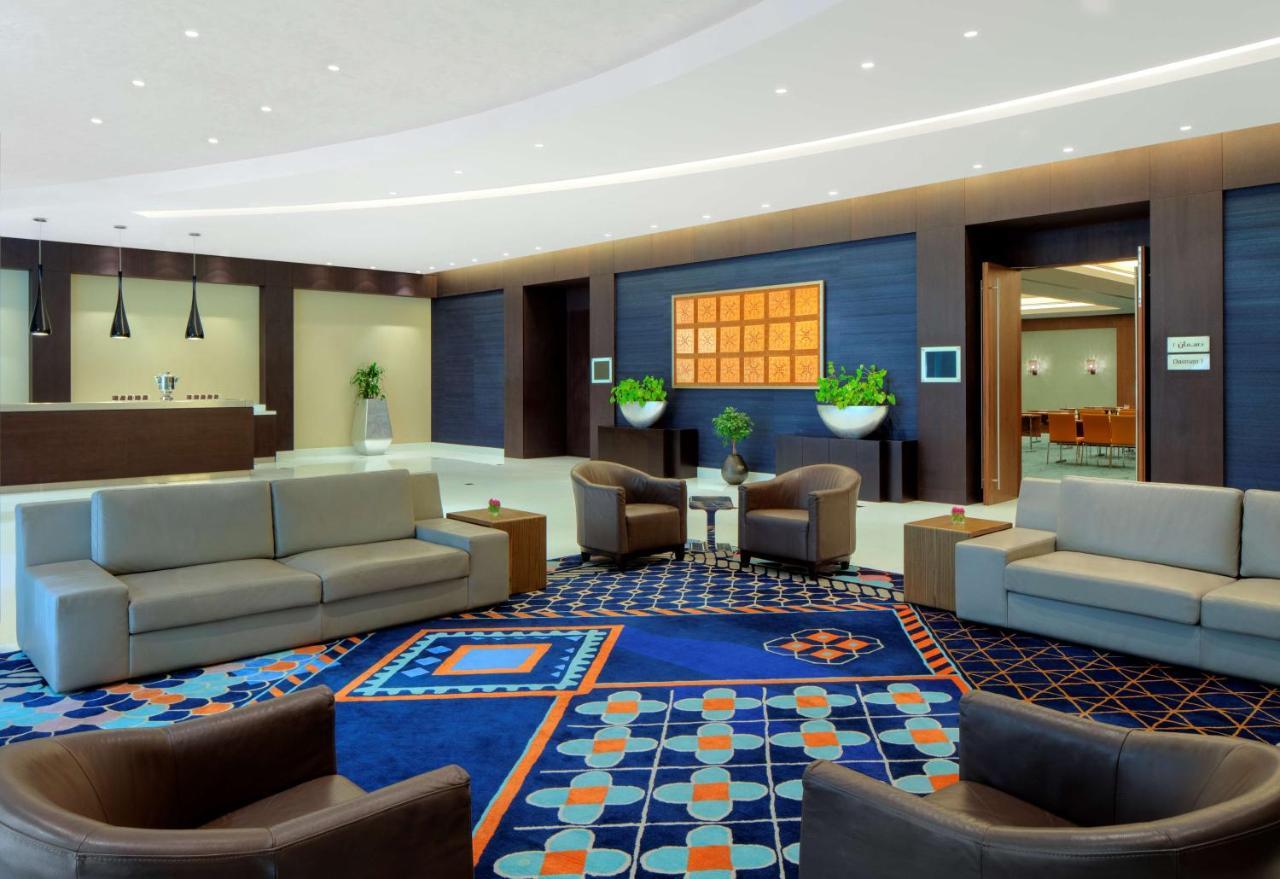 Radisson Blu Hotel, Kuwait Kuwait City Exterior photo The lobby of the hotel