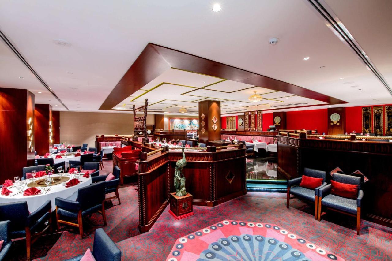Radisson Blu Hotel, Kuwait Kuwait City Exterior photo The interior of the restaurant