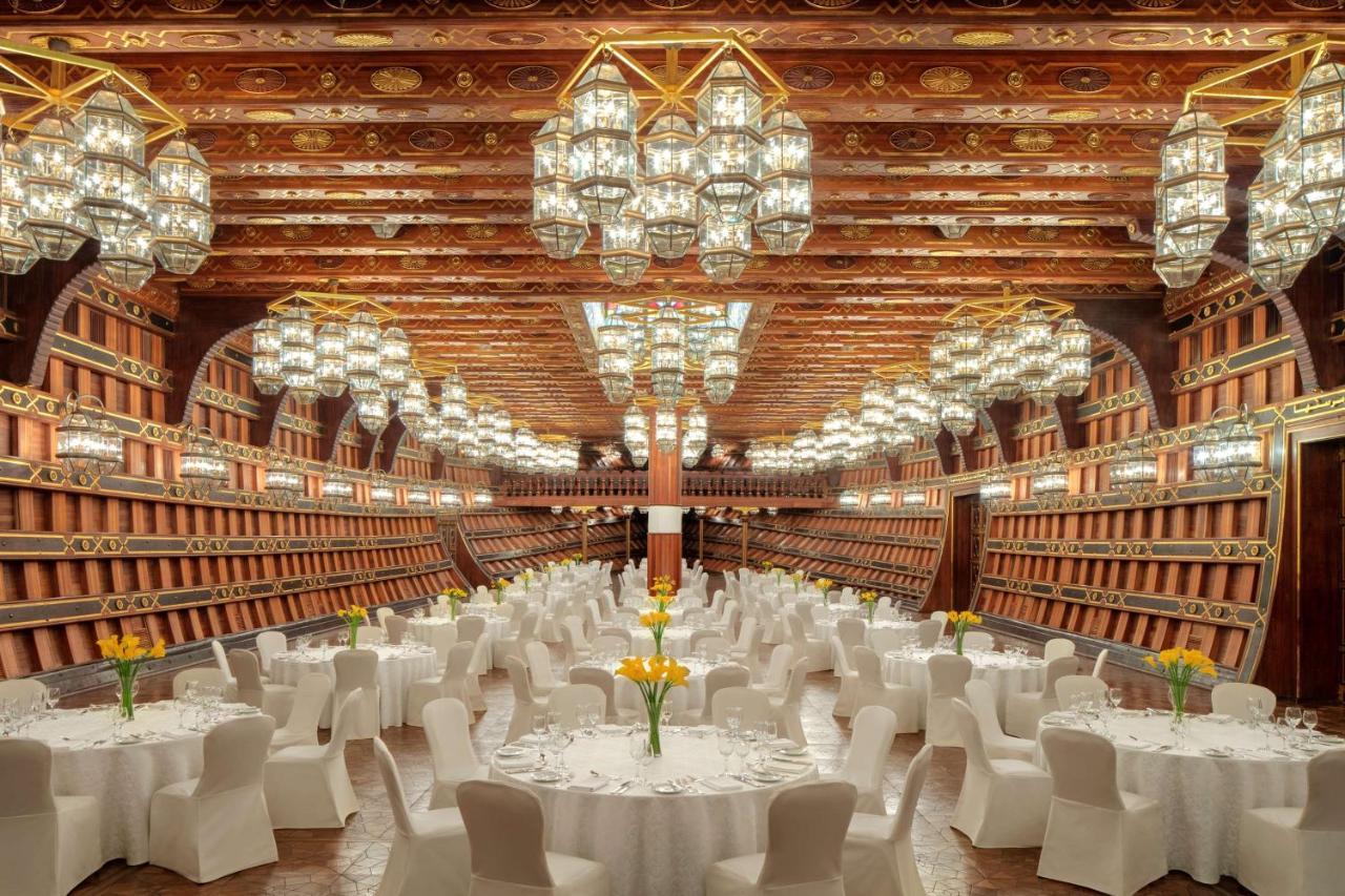 Radisson Blu Hotel, Kuwait Kuwait City Exterior photo The ballroom