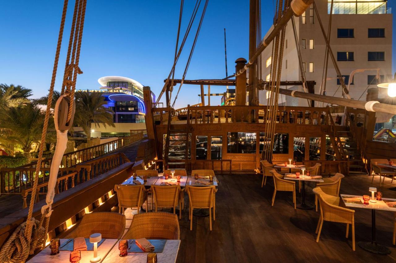 Radisson Blu Hotel, Kuwait Kuwait City Exterior photo The Deck