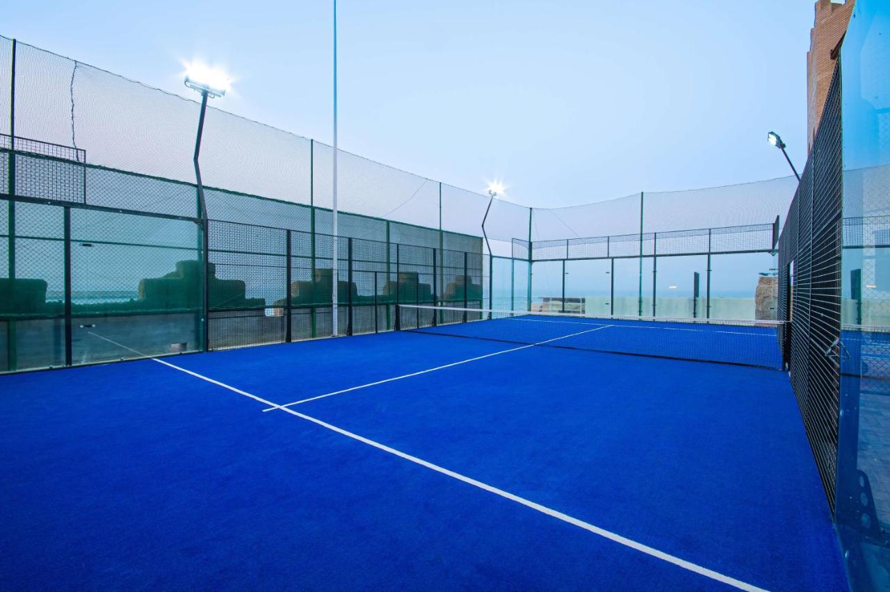 Radisson Blu Hotel, Kuwait Kuwait City Exterior photo A paddle tennis court